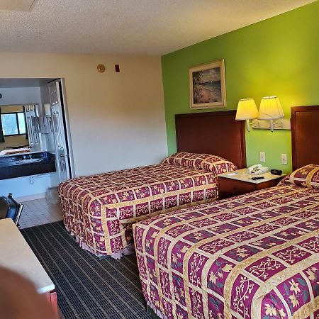 Rodeway Inn Forest City Kültér fotó