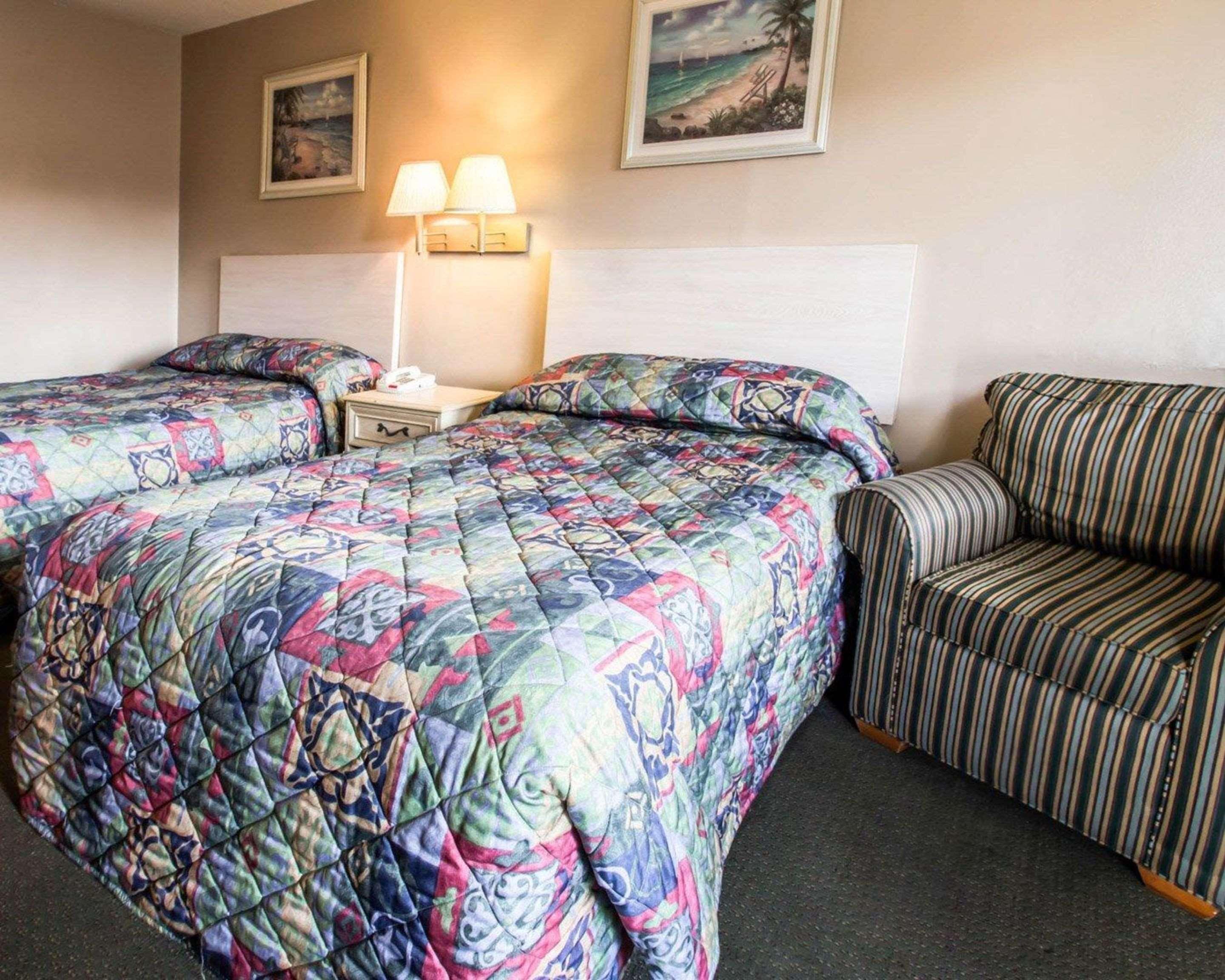 Rodeway Inn Forest City Kültér fotó