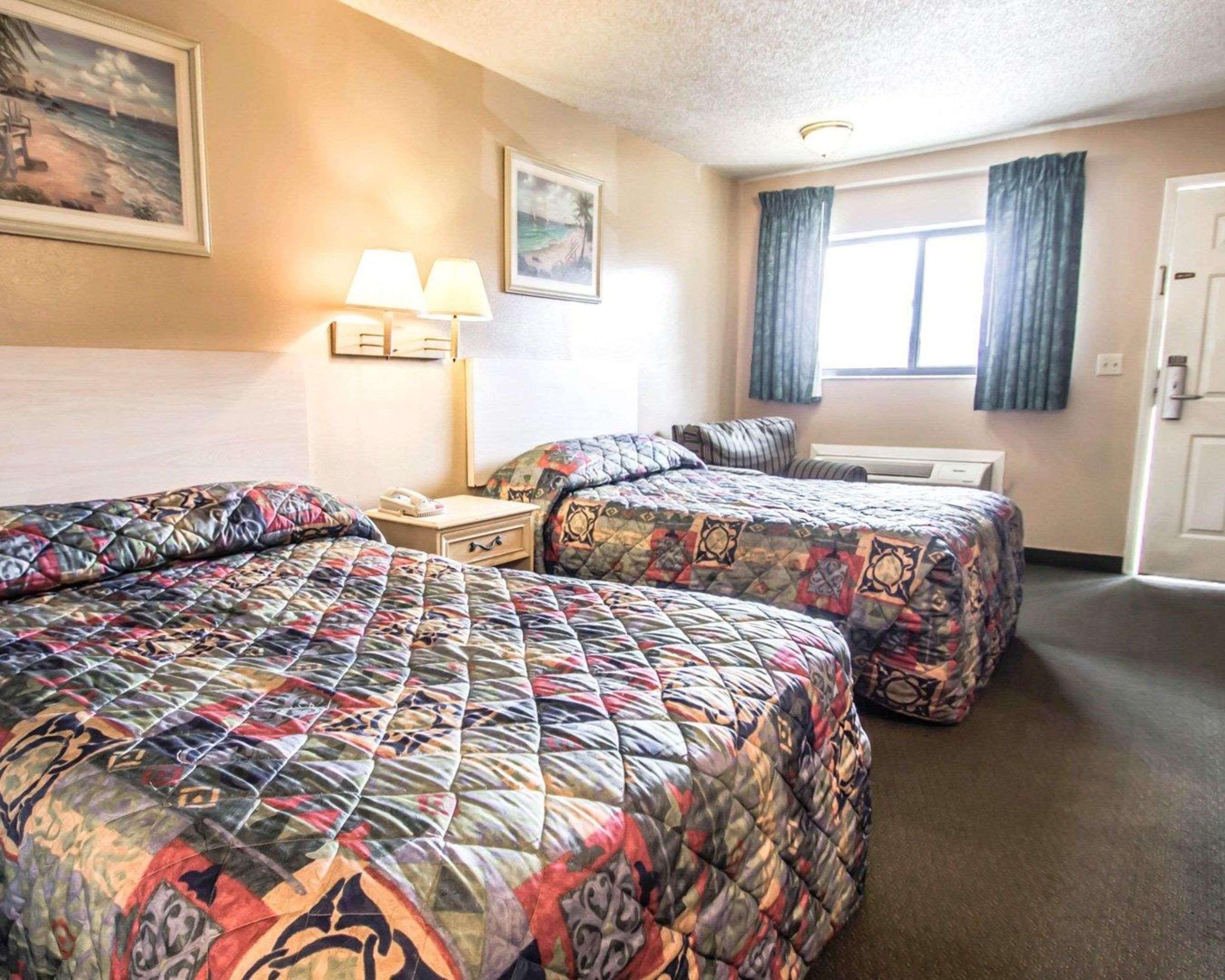 Rodeway Inn Forest City Kültér fotó