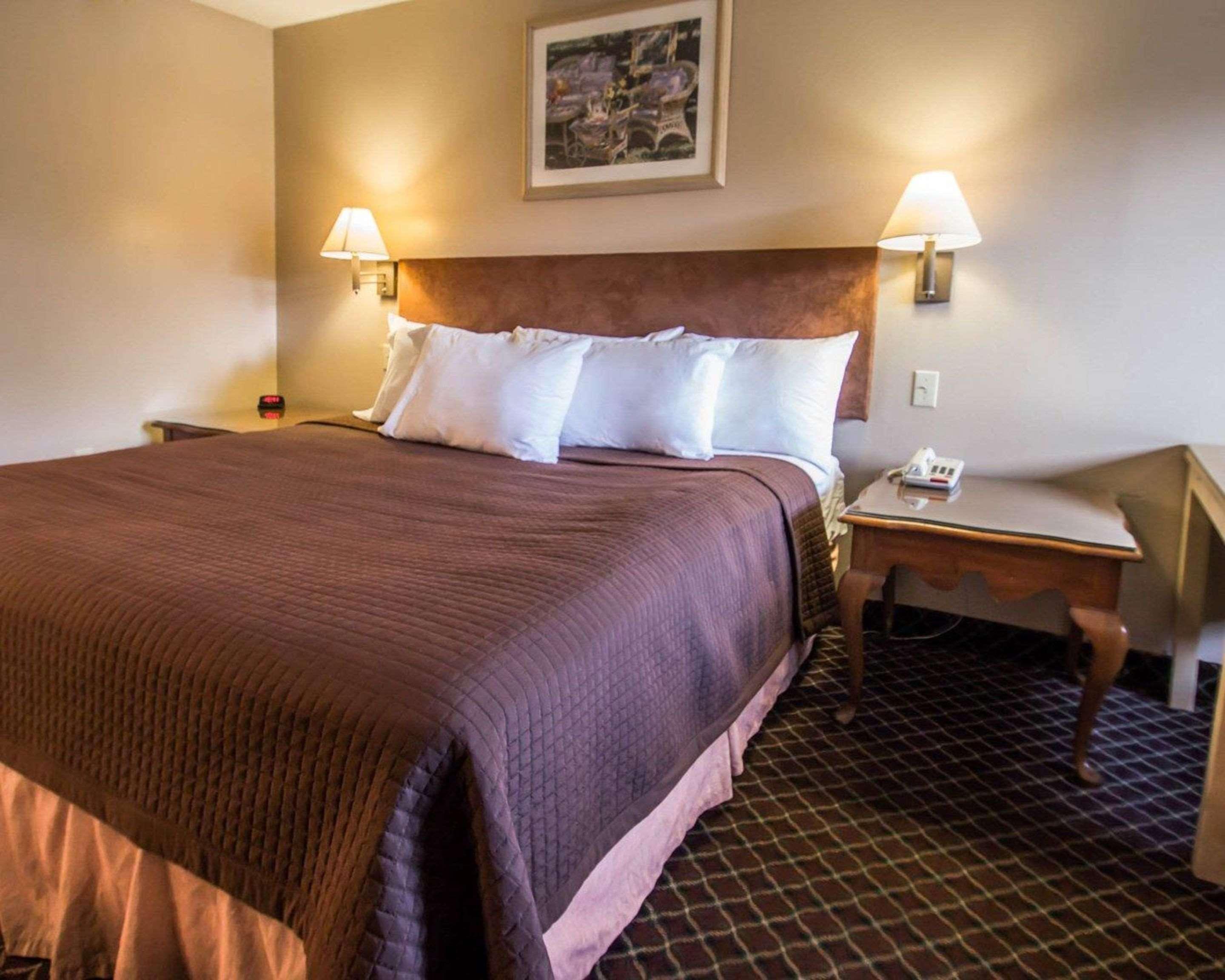 Rodeway Inn Forest City Kültér fotó