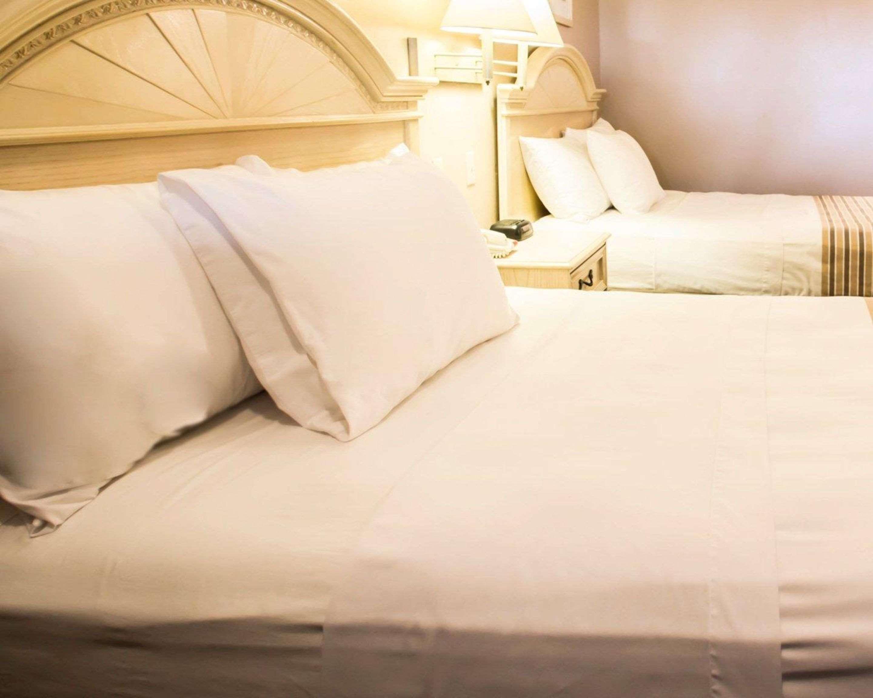 Rodeway Inn Forest City Kültér fotó