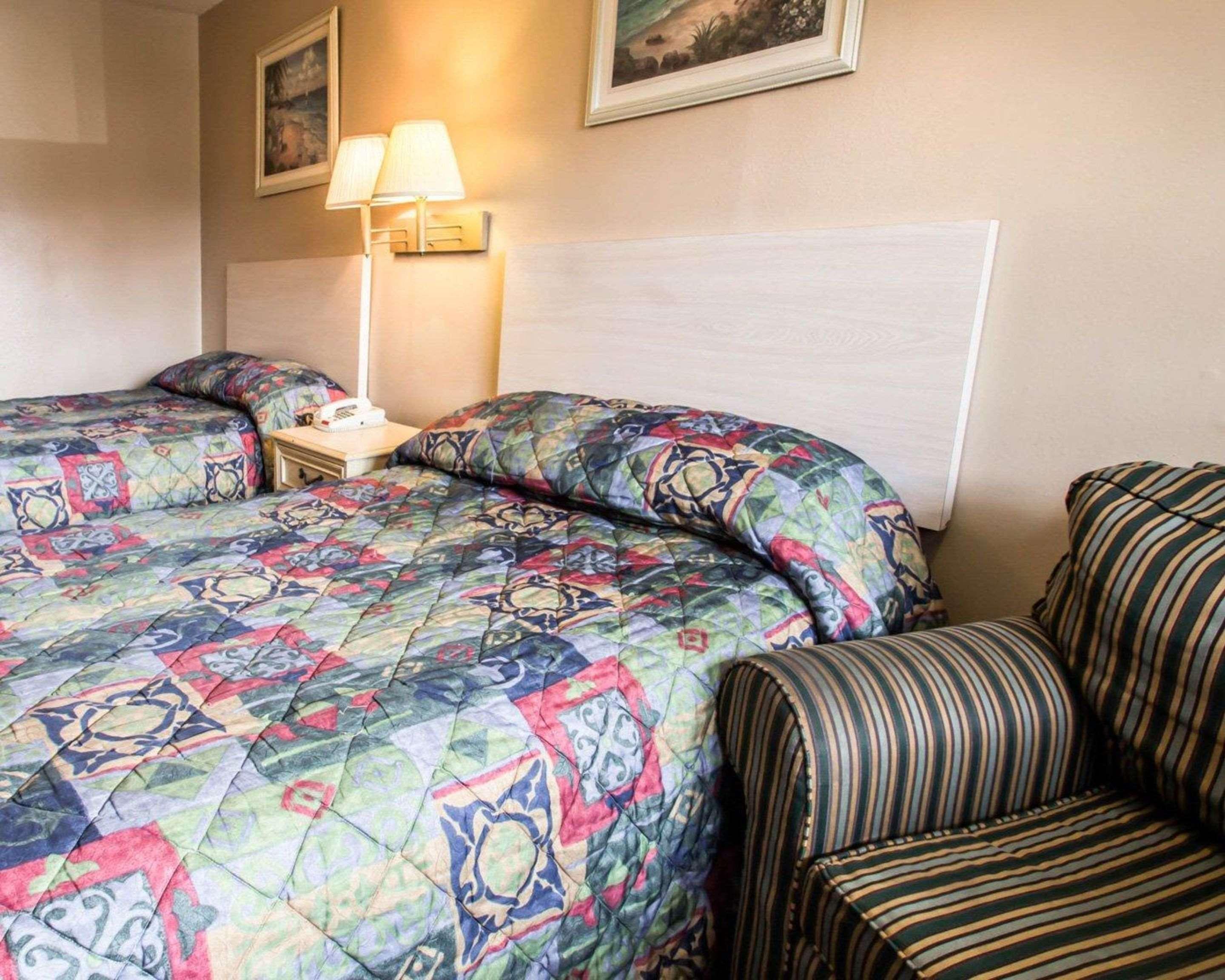 Rodeway Inn Forest City Kültér fotó