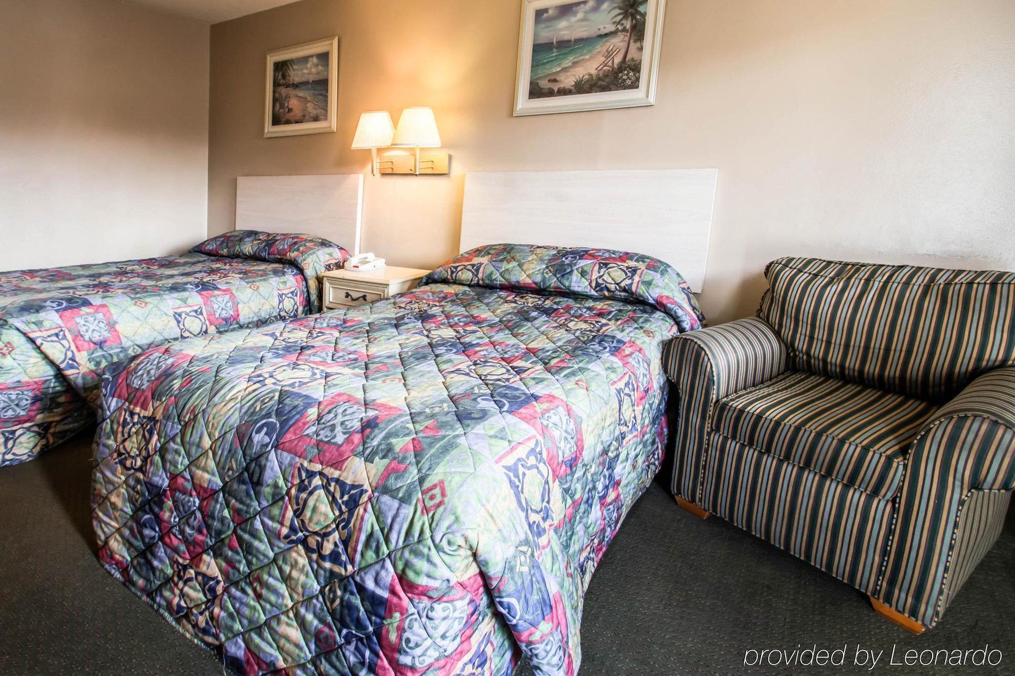 Rodeway Inn Forest City Kültér fotó