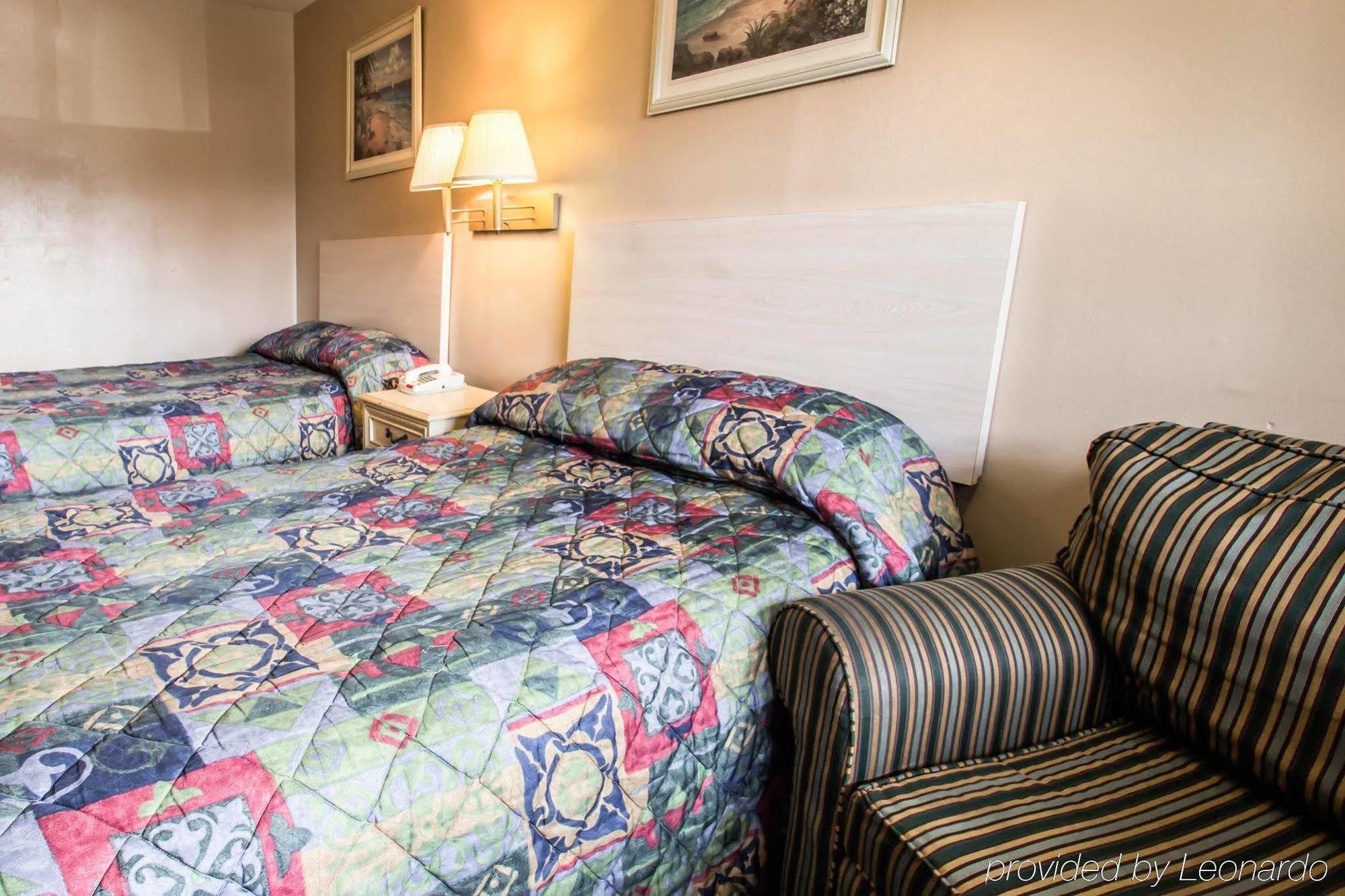 Rodeway Inn Forest City Kültér fotó