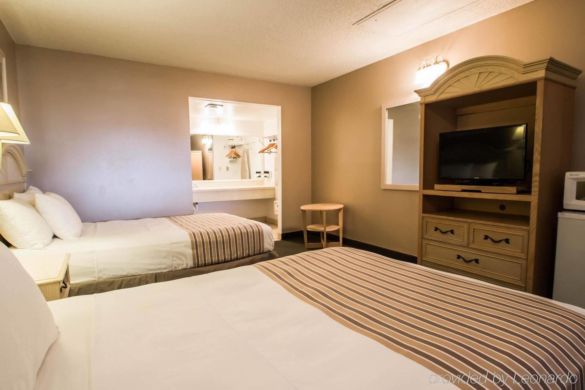 Rodeway Inn Forest City Kültér fotó